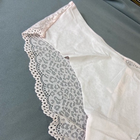 Victoria’s Secret Pink Lace Panties - Picture 5 of 16